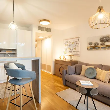 Mountain Jula Lägenhet